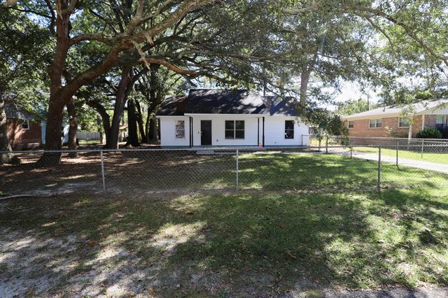 1030 E Sherwood Drive, Sumter, SC 29153