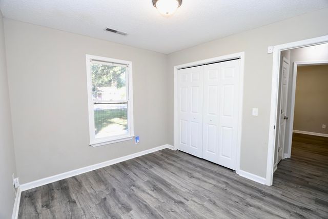 1030 E Sherwood Drive, Sumter, SC 29153