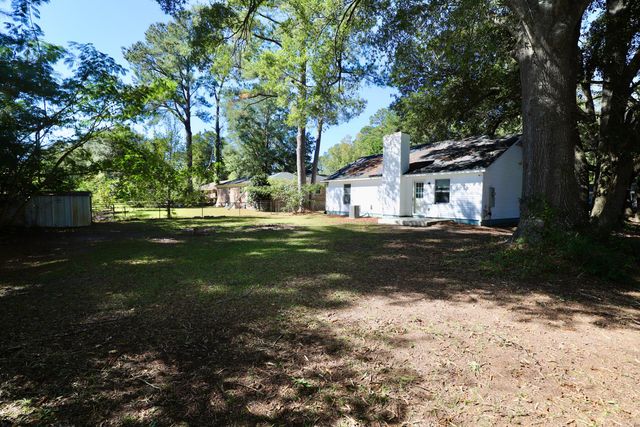 1030 E Sherwood Drive, Sumter, SC 29153