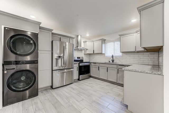 8225 Carolwood Drive, Houston, TX 77028