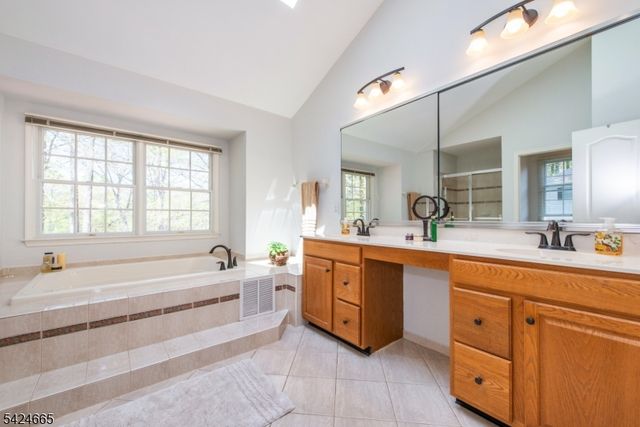 32 INDEPENDENCE DRIVE, Bernards Twp., NJ 07920