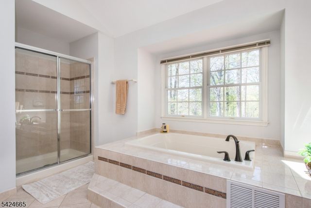 32 INDEPENDENCE DRIVE, Bernards Twp., NJ 07920