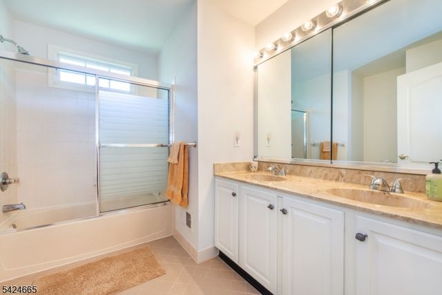 32 INDEPENDENCE DRIVE, Bernards Twp., NJ 07920