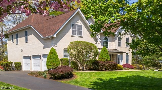 32 INDEPENDENCE DRIVE, Bernards Twp., NJ 07920
