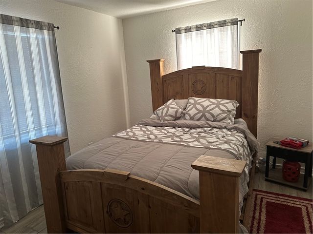1628 S Kossuth St, Rockport, TX 78382