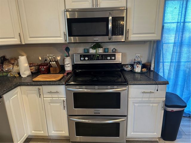 1628 S Kossuth St, Rockport, TX 78382