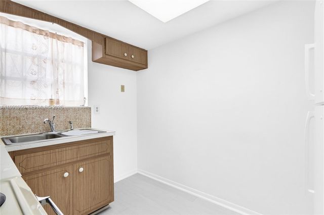 3011 NW 69th Ter, Miami, FL 33147