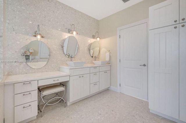 162 Bayview Dr, Islamorada, FL 33036