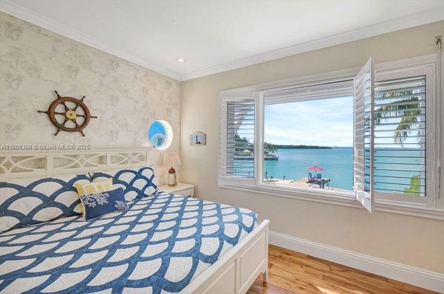 162 Bayview Dr, Islamorada, FL 33036