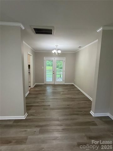 7409 Lockmont Drive, Charlotte, NC 28212