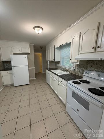 7409 Lockmont Drive, Charlotte, NC 28212