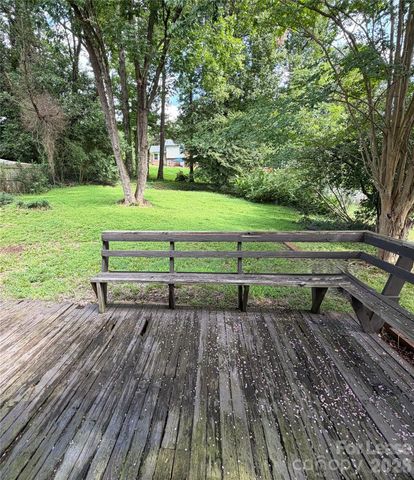 7409 Lockmont Drive, Charlotte, NC 28212