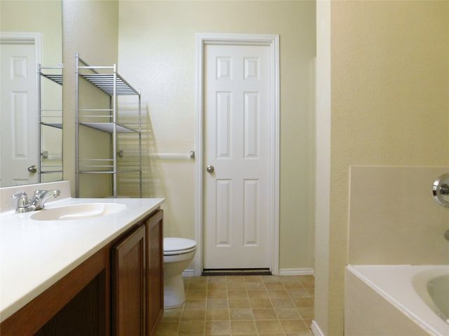 2801 Saddle Drive, Denton, TX 76210