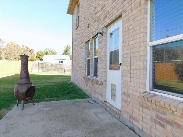 2801 Saddle Drive, Denton, TX 76210