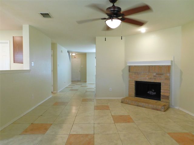 2801 Saddle Drive, Denton, TX 76210