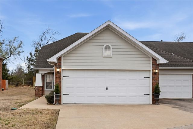 910 S Dixson Street, Rogers, AR 72758