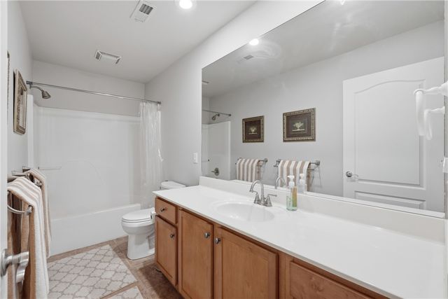 910 S Dixson Street, Rogers, AR 72758