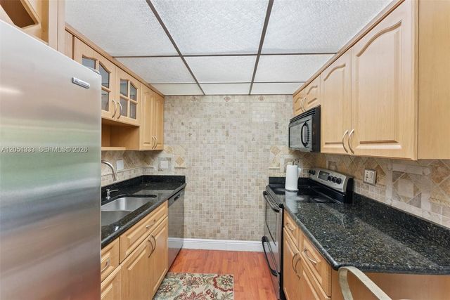 14241 Memorial Hwy 9f Hwy, Miami, FL 33161