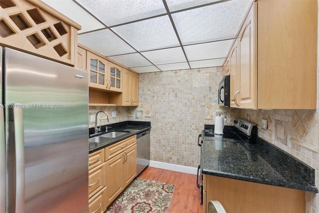 14241 Memorial Hwy 9f Hwy, Miami, FL 33161
