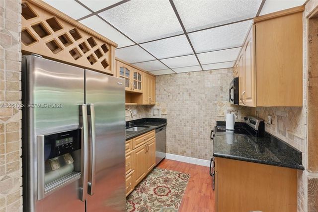 14241 Memorial Hwy 9f Hwy, Miami, FL 33161