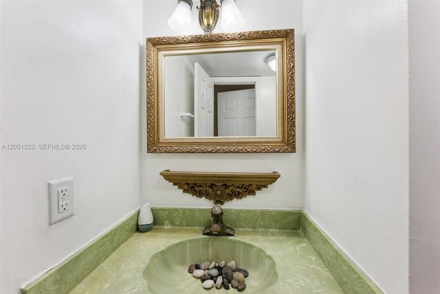 14241 Memorial Hwy 9f Hwy, Miami, FL 33161