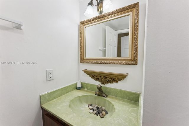 14241 Memorial Hwy 9f Hwy, Miami, FL 33161