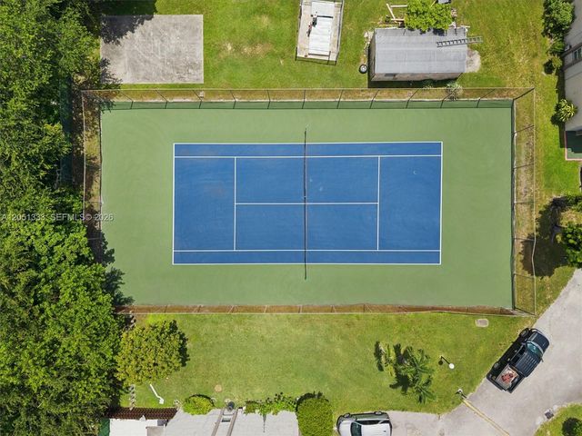14241 Memorial Hwy 9f Hwy, Miami, FL 33161