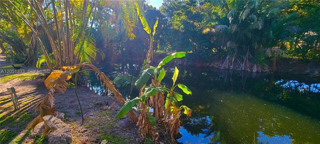 14241 Memorial Hwy 9f Hwy, Miami, FL 33161
