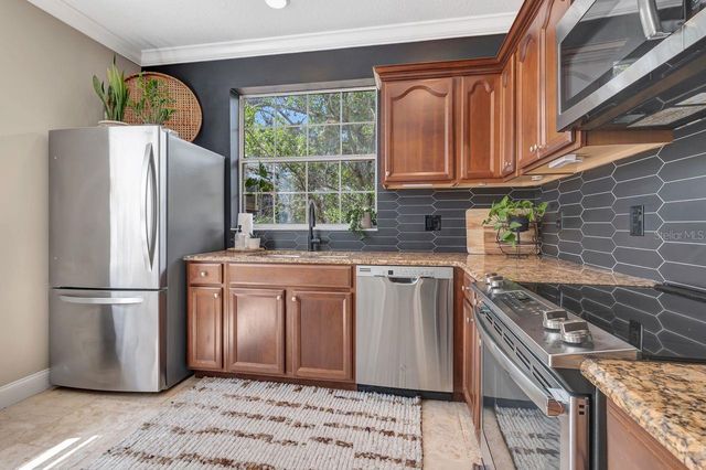 530 RYANS WOODS LANE, Palm Harbor, FL 34683