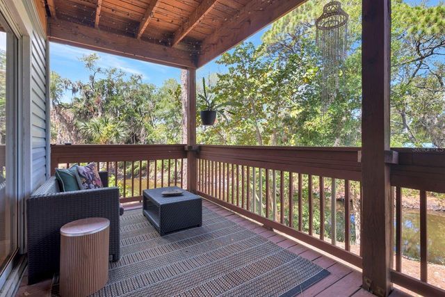 530 RYANS WOODS LANE, Palm Harbor, FL 34683