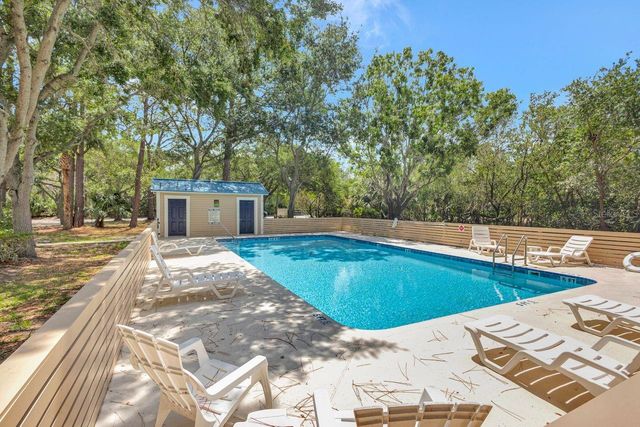 530 RYANS WOODS LANE, Palm Harbor, FL 34683