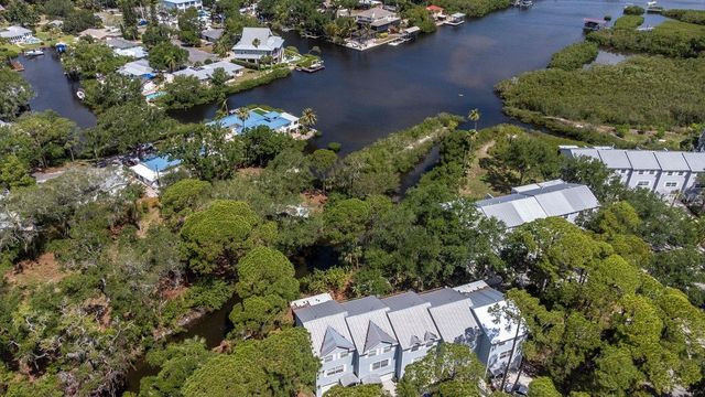 530 RYANS WOODS LANE, Palm Harbor, FL 34683
