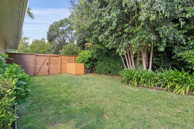 10 Eliseo Dr, Greenbrae, CA 94904