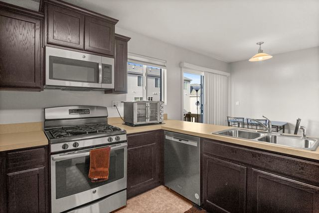 1716 Windward Drive, Pingree Grove, IL 60140