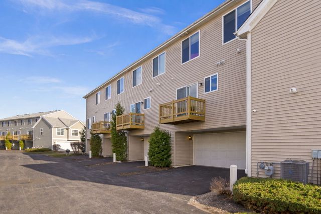 1716 Windward Drive, Pingree Grove, IL 60140