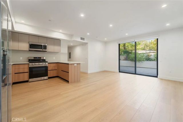 7510 Sepulveda Boulevard 101, Van Nuys, CA 91405
