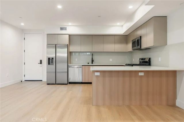 7510 Sepulveda Boulevard 101, Van Nuys, CA 91405