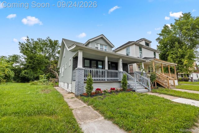8217 Wetherby Street, Detroit, MI 48204