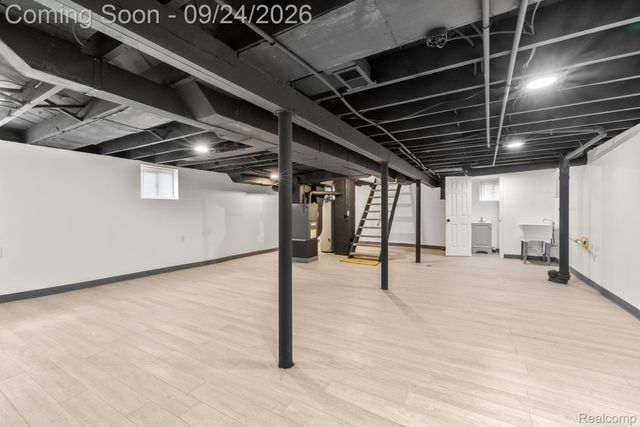 8217 Wetherby Street, Detroit, MI 48204