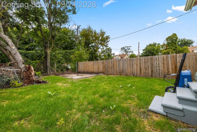 8217 Wetherby Street, Detroit, MI 48204