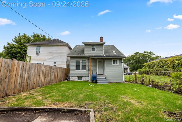 8217 Wetherby Street, Detroit, MI 48204