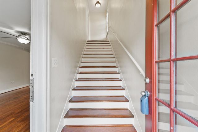 1637 Castle Court, Houston, TX 77006