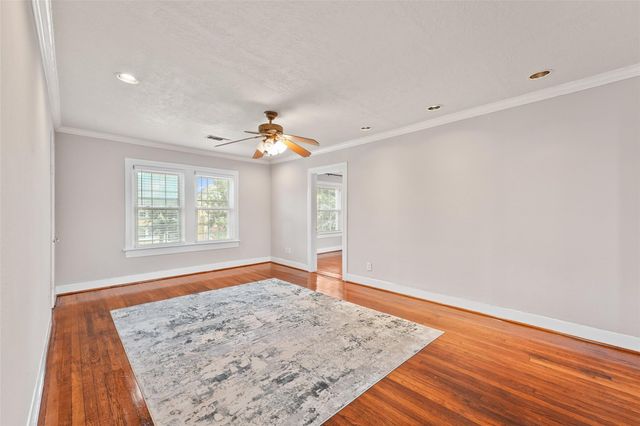 1637 Castle Court, Houston, TX 77006