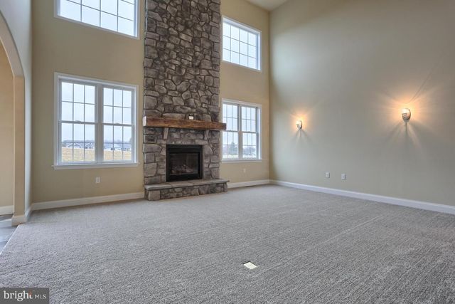 023 ROLLING MEADOW RD, Lebanon, PA 17046