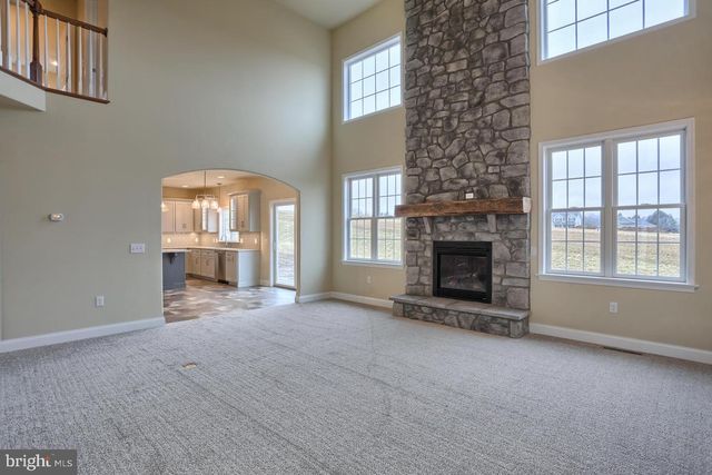 023 ROLLING MEADOW RD, Lebanon, PA 17046