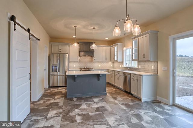 023 ROLLING MEADOW RD, Lebanon, PA 17046