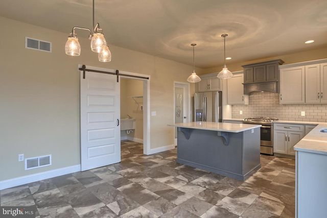 023 ROLLING MEADOW RD, Lebanon, PA 17046