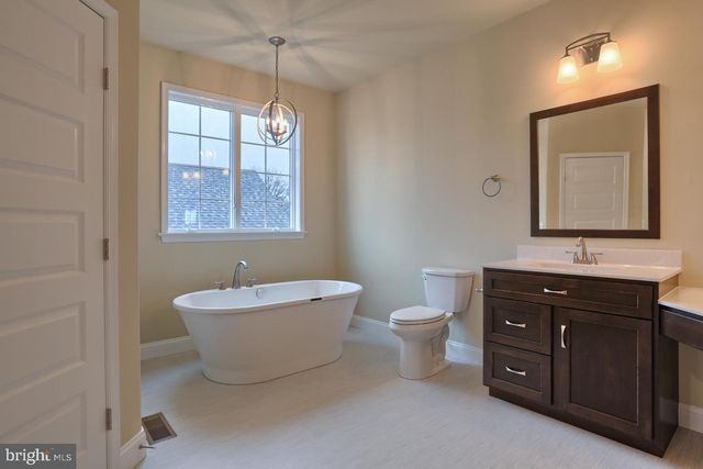 023 ROLLING MEADOW RD, Lebanon, PA 17046