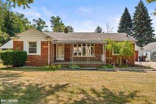8518 Superior Street, Center Line, MI 48015
