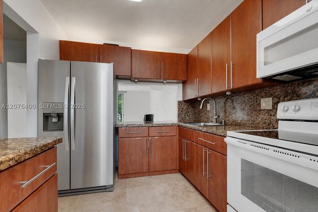 1655 NE 115th St 21B, Miami, FL 33181